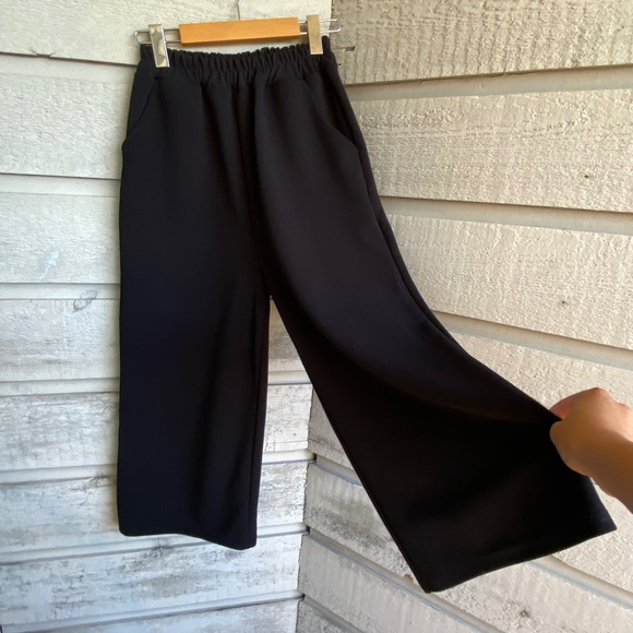 Super High Black Structured Culottes | Pockets - Picture 2 of 9